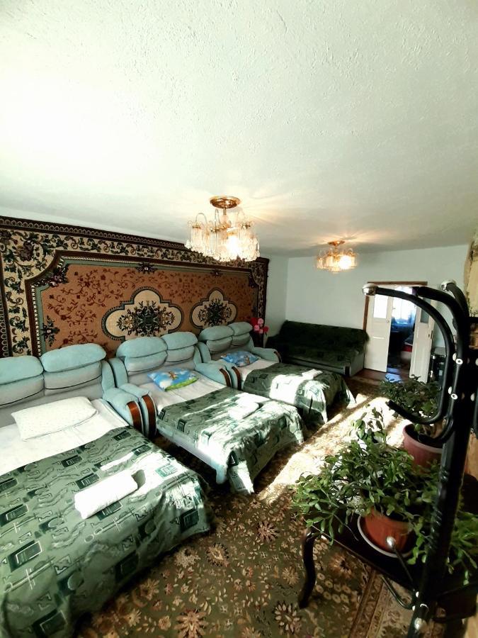 Guesthouse Kishimzhan Talas ภายนอก รูปภาพ