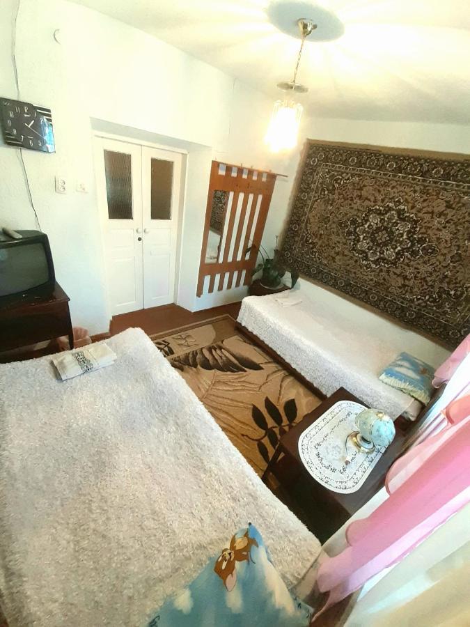 Guesthouse Kishimzhan Talas ภายนอก รูปภาพ
