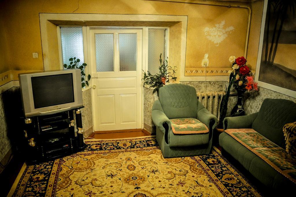 Guesthouse Kishimzhan Talas ภายนอก รูปภาพ