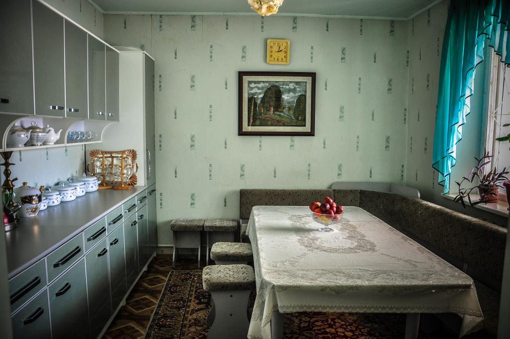 Guesthouse Kishimzhan Talas ภายนอก รูปภาพ